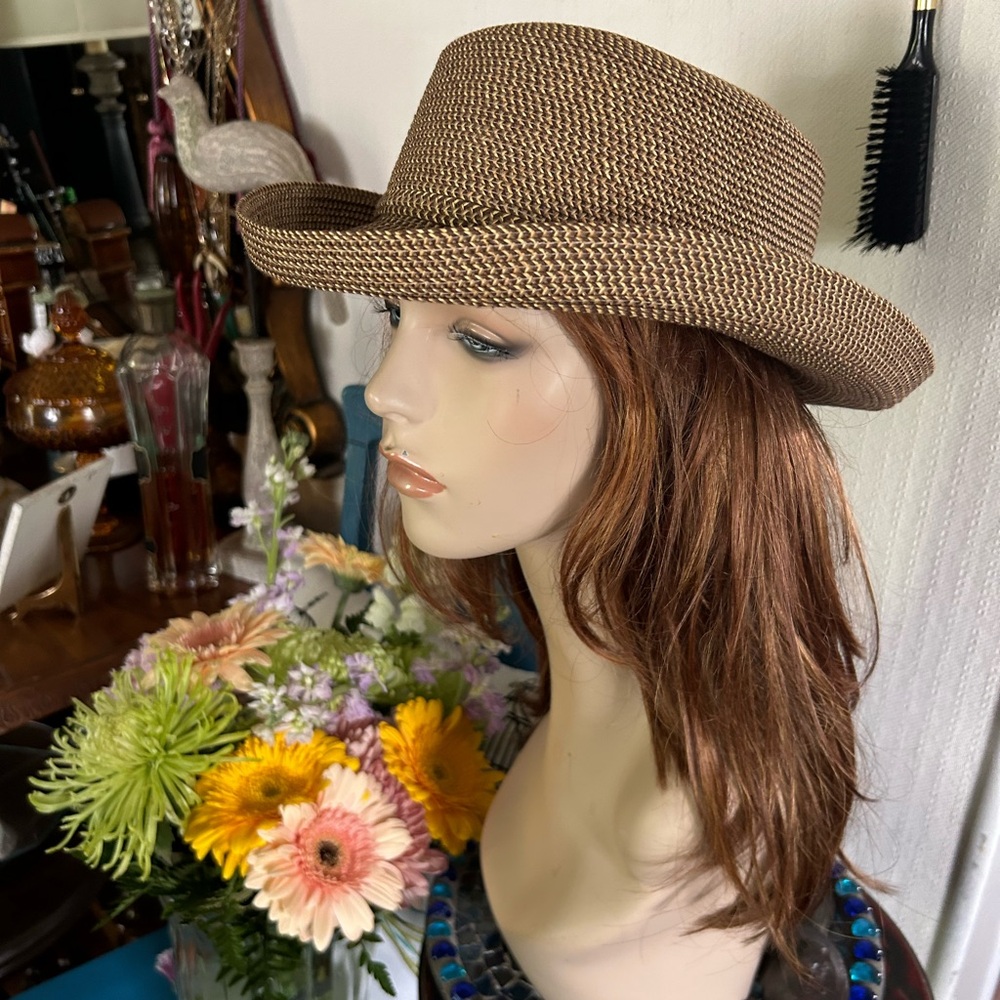 Lumen’s Collection Straw Sun Hat - Picture 7 of 9